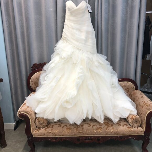 Ruffle-Bottom Mermaid Fit & Flare Bridal Gown, Sexy Flattering Corset Flounced - Picture 4 of 13